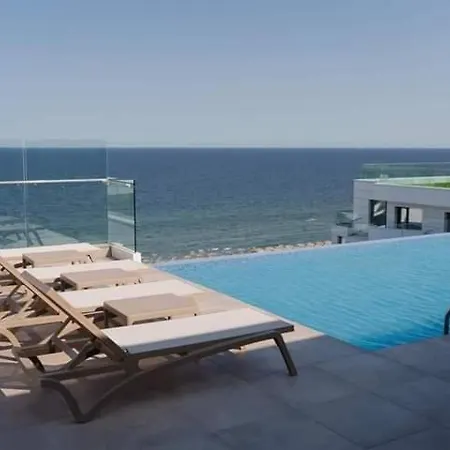 Infinity Pool & Premium - Private Parking شقة Năvodari