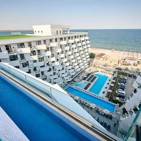 Infinity Pool & Premium - Private Parking * Năvodari
