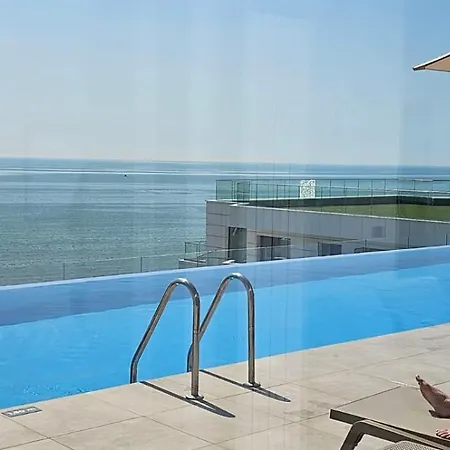 Infinity Pool & Premium - Private Parking Năvodari