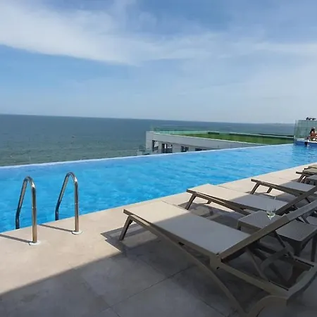 Infinity Pool & Premium - Private Parking