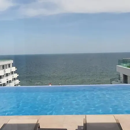 Infinity Pool & Premium - Private Parking شقة