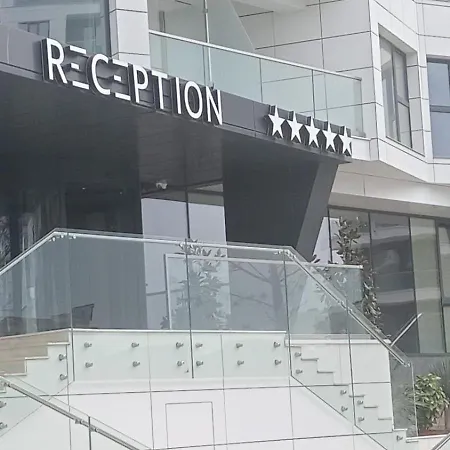 아파트 Infinity Pool & Premium - Private Parking *