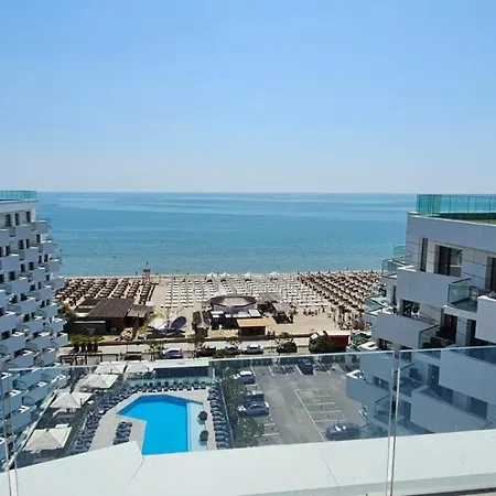 Infinity Pool & Premium - Private Parking شقة Năvodari