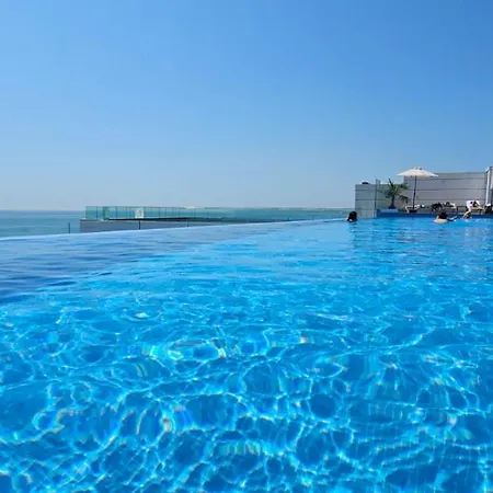 شقة Infinity Pool & Premium - Private Parking Năvodari